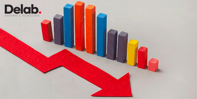 Gráficos de diferente scores com uma seta vermelha apontando para baixo